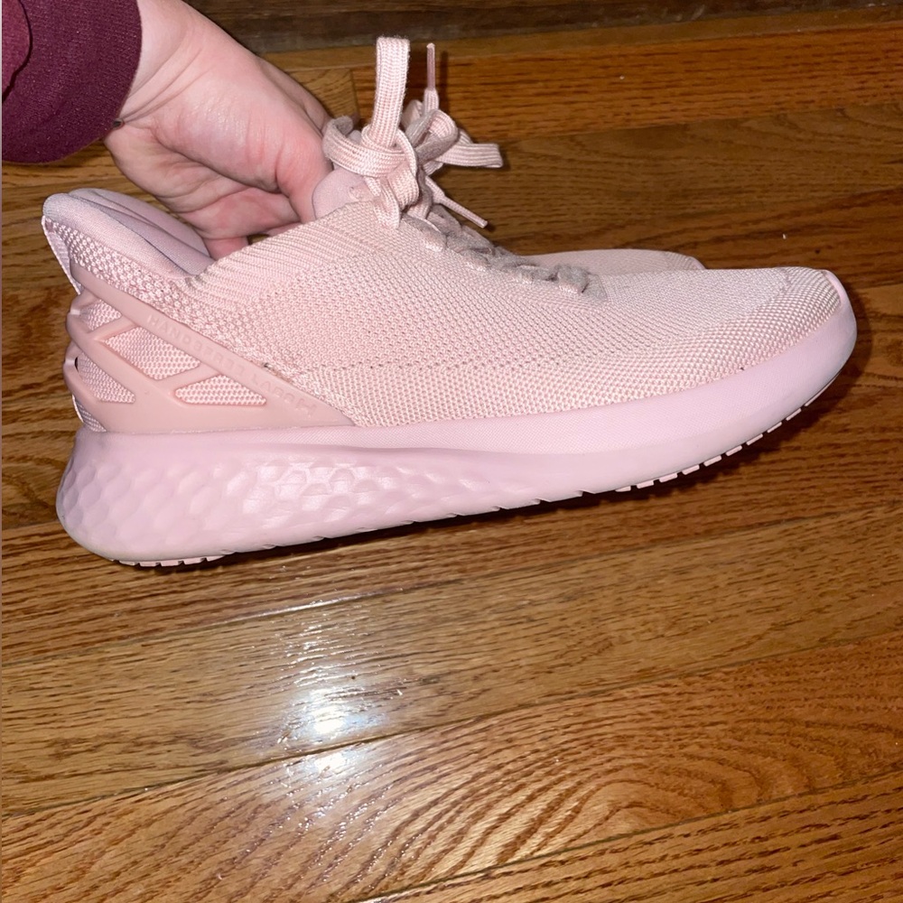 KIZIKS Sneakers